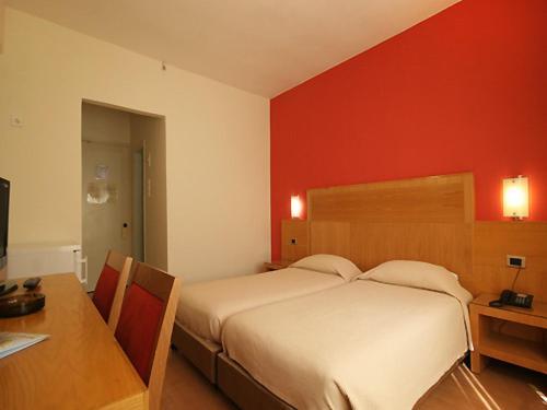 Diana Hotel 2*